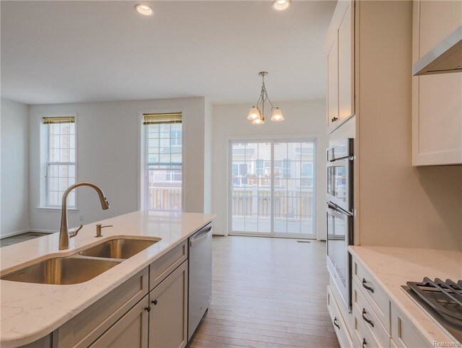 Building Photo - 2769 Ashcombe Drive