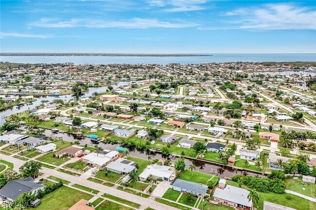 Foto del edificio - 341 Duxbury Ave