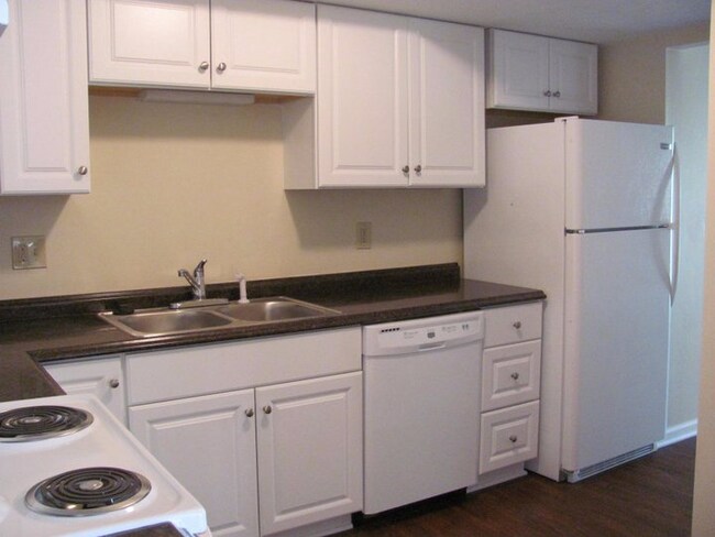 Building Photo - 1299 Gatwick Ct