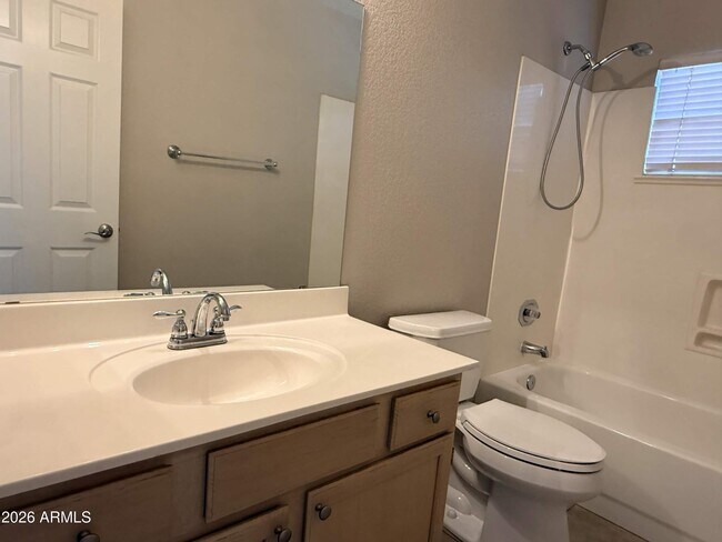 Foto del edificio - 1330 W Gary Dr