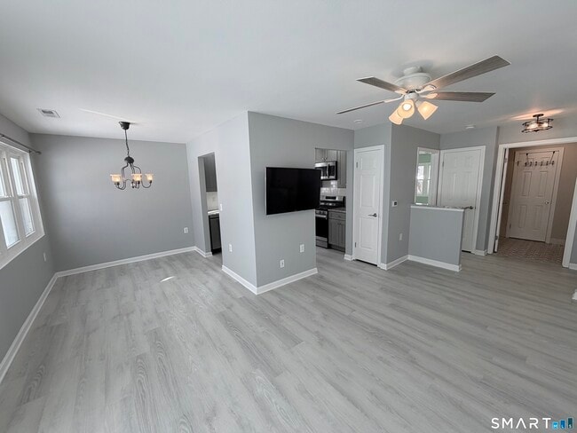 Foto del edificio - 43 Southwind Ln