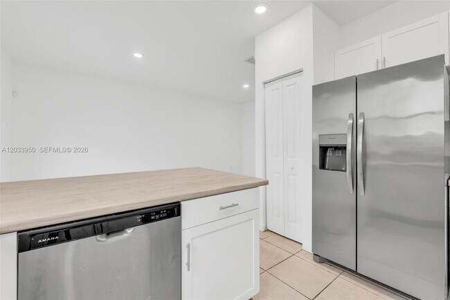 Building Photo - 1791 SE 27th Ter