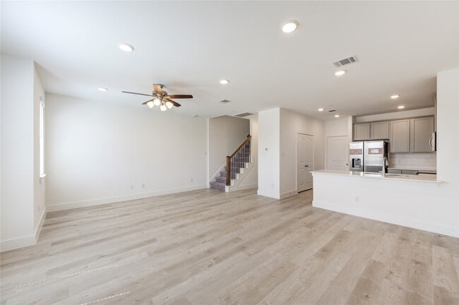 Building Photo - 11914 Carvalho Dr