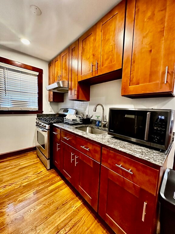 Building Photo - 8 Blakeville St