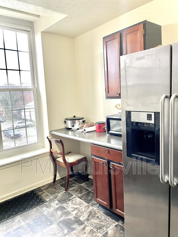 Primary Photo - 1012 S Floyd St
