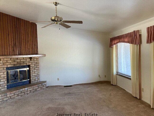 Building Photo - APPLY NOW - 48 Dressage Circle
