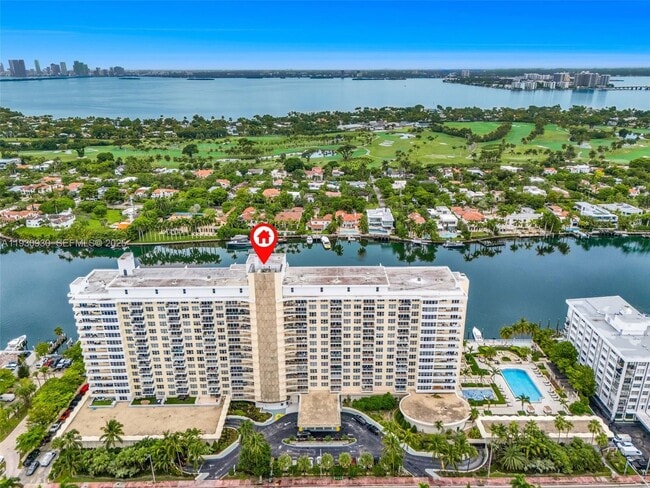 Building Photo - 5600 Collins Ave