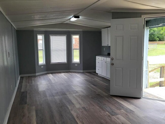 Foto del edificio - 814 S Kern Ave