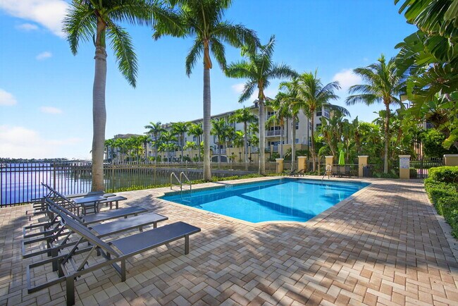 Building Photo - 3940 N Flagler Dr