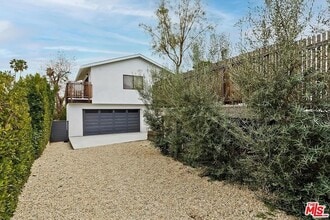 Building Photo - 1388 Lucile Ave