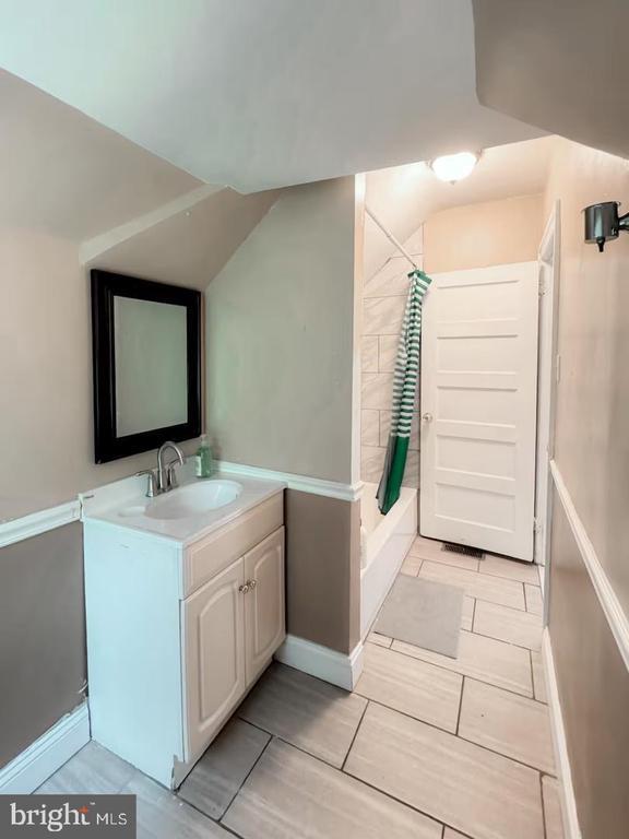 Foto del edificio - 2408 N 53rd St