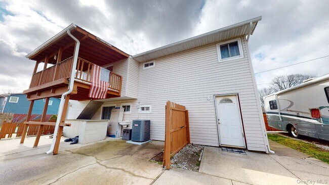 Foto del edificio - 511 Freeman Ave