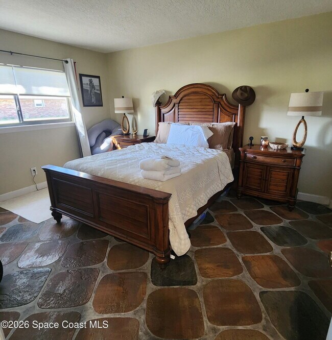 Foto del edificio - 1145 N Shannon Ave