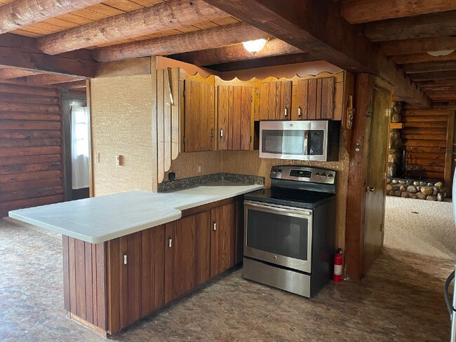 Foto del edificio - 14900 Wellwood Rd