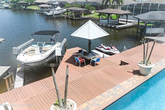 Foto del edificio - 2230 Sykes Creek Dr