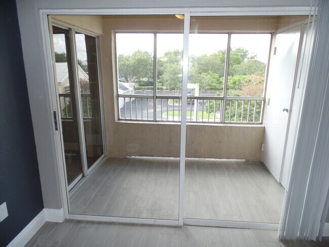 Foto del edificio - 2881 N Oakland Forest Dr