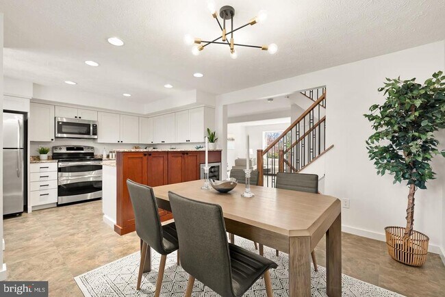 Building Photo - 6003 Chicory Pl