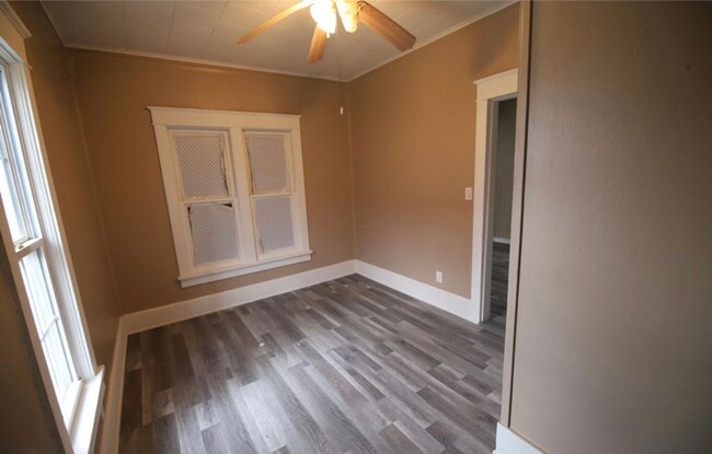 Foto del edificio - 212 W Central Ave