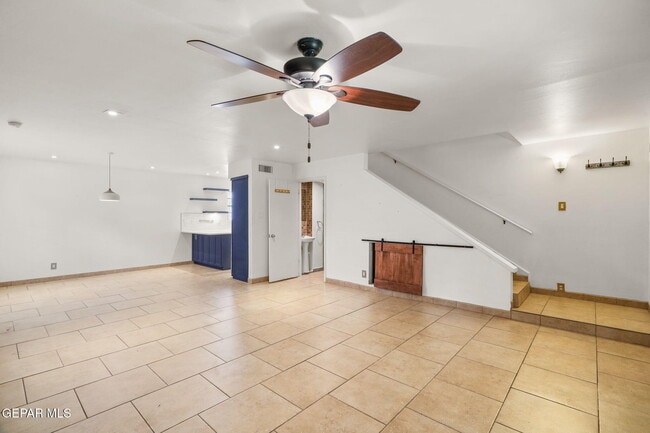 Building Photo - 350 Thunderbird Dr