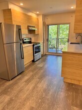 Building Photo - 5400 Av Connaught