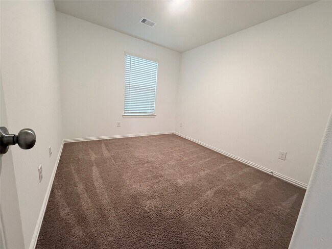 Foto del edificio - 15903 Tug Ct