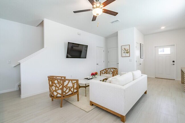 Building Photo - 5026 Capri Hbr Dr