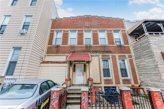 Building Photo - 32 Arion Pl