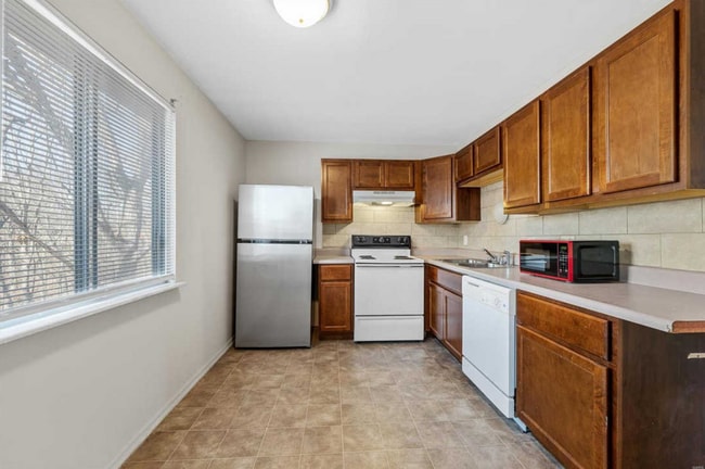 Kitchen - 4 E Rock Creek Mnr