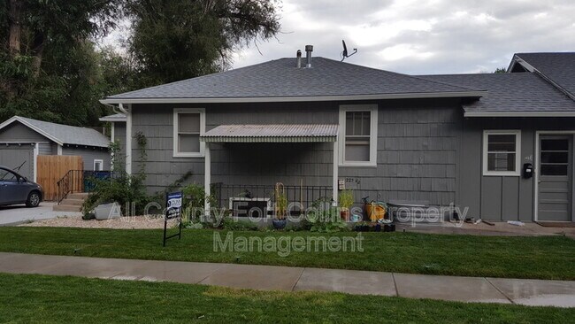 Foto del edificio - 222 S Loomis Ave