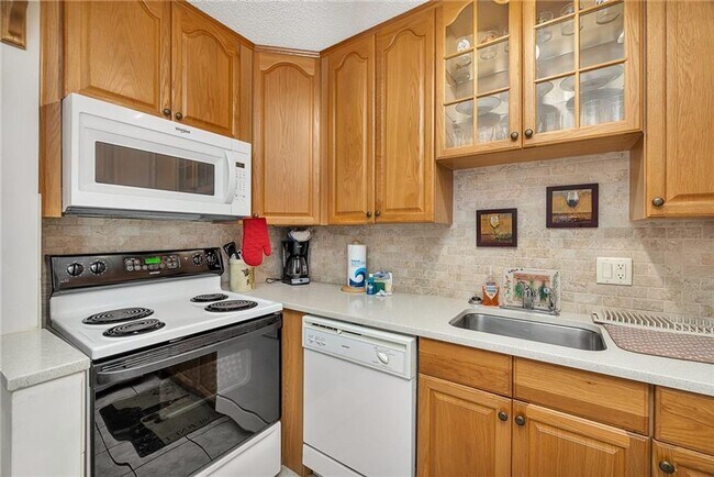 Foto del edificio - 1500 Demere Rd