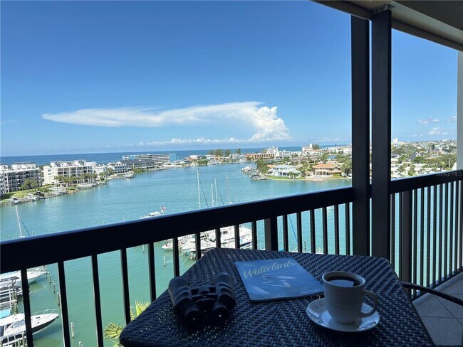 Foto del edificio - 9525 Blind Pass Rd