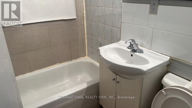 Building Photo - 2036 Weston Rd