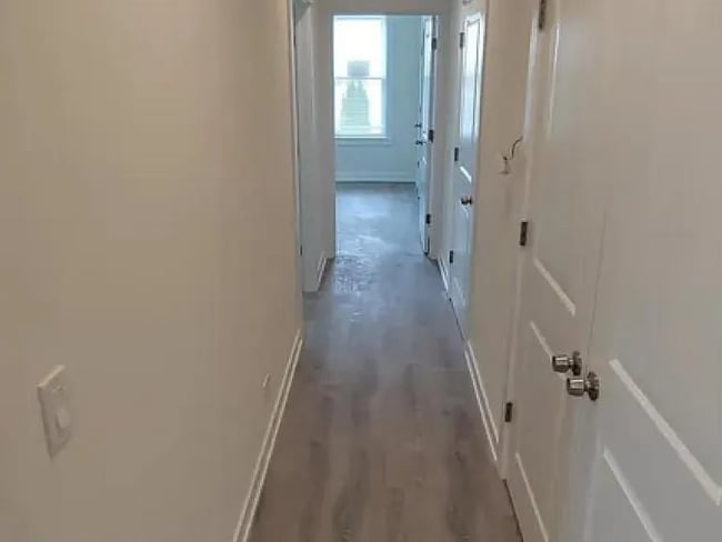 Building Photo - 4211 N Harding Ave