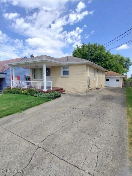 Building Photo - 201 N Belle Vista Ave