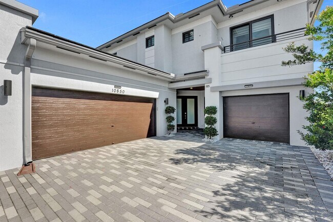 Building Photo - 10850 Oceano Way