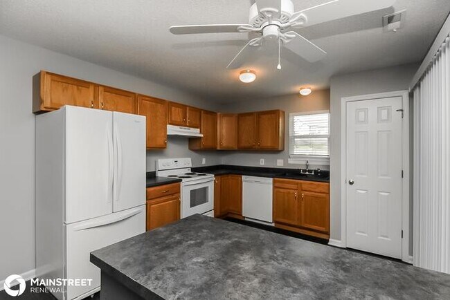 Building Photo - 12510 Oak Point Dr, Platte City, MO 64079