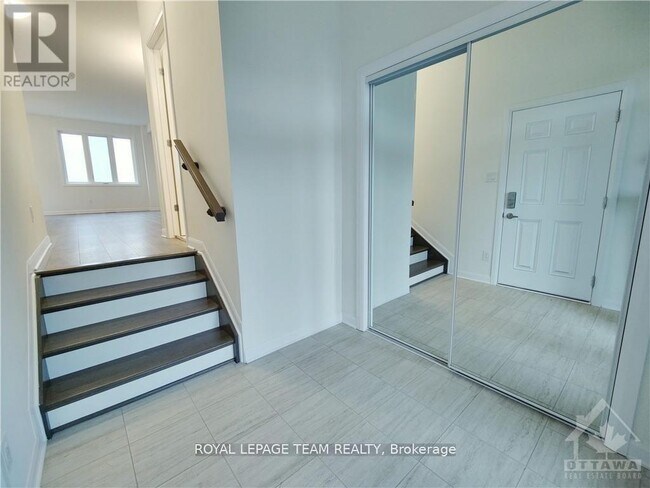 Building Photo - 1003 Speedvale Ct