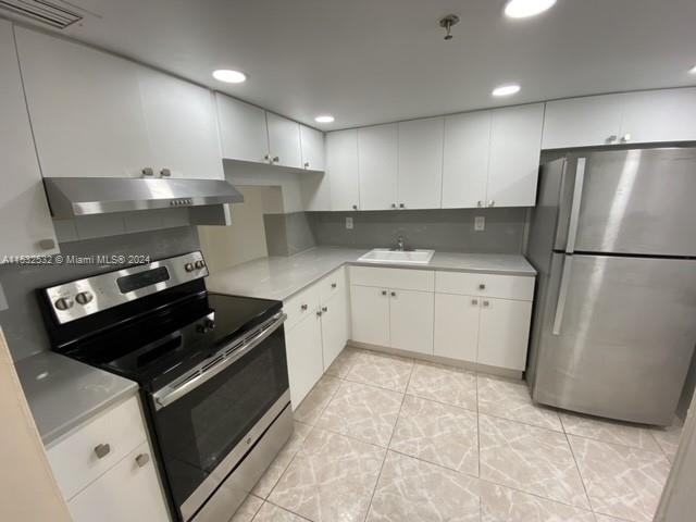 Building Photo - 2625 Collins Ave