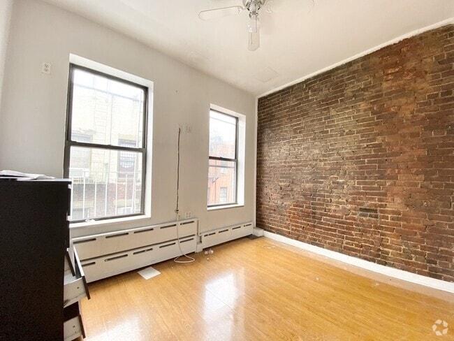Building Photo - 1370-1374 York Ave