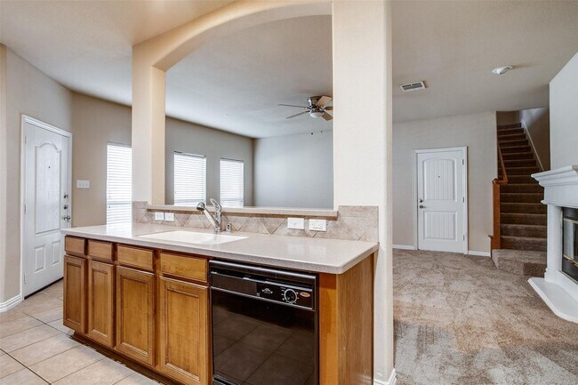 Building Photo - Simply gorgeous DR Horton town home locate...