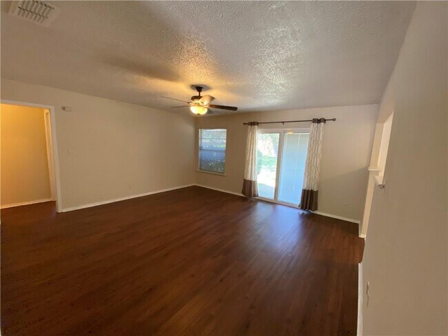 Building Photo - 9710 Hansford Dr