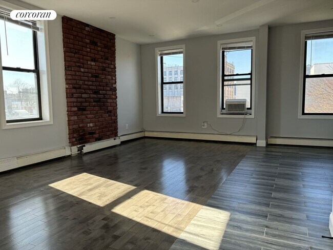 Building Photo - 469 Vandervoort Ave