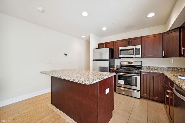 Foto del edificio - 4 br, 4 bath Triplex - 2129 N 17TH ST Unit...