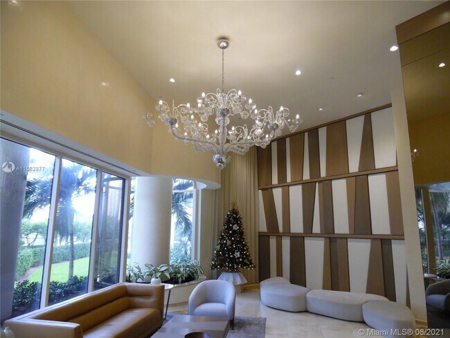 Foto del edificio - 19355 Turnberry Way