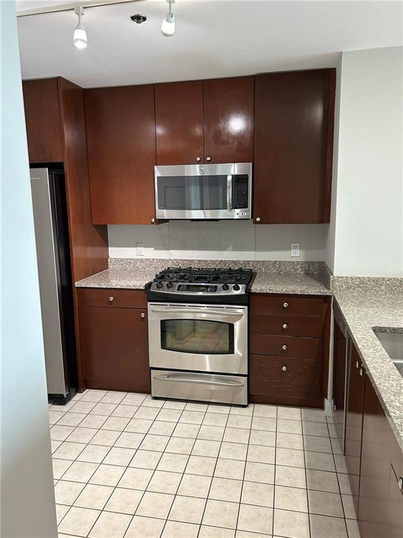 Building Photo - 3338 Peachtree Rd NE