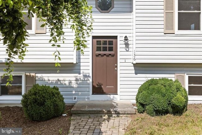Building Photo - 136 Nightingale Ave