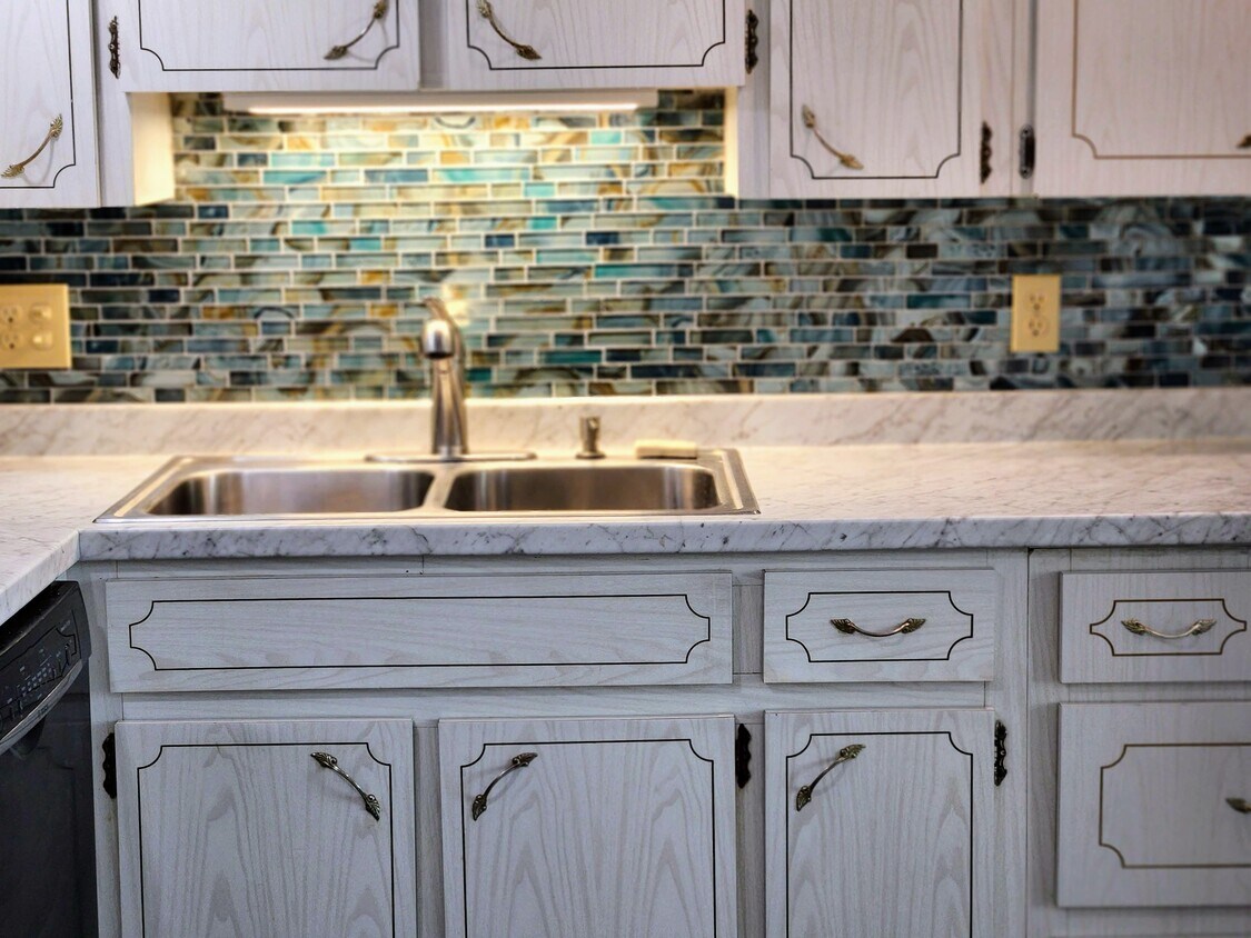Large kitchen. - 2380 World Parkway Blvd