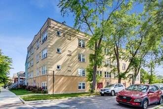 Building Photo - 3216 W Berteau Ave