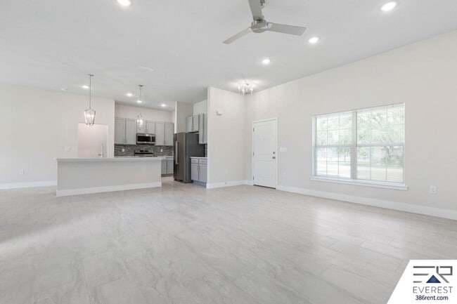 Building Photo - 30 Easterly Pl
