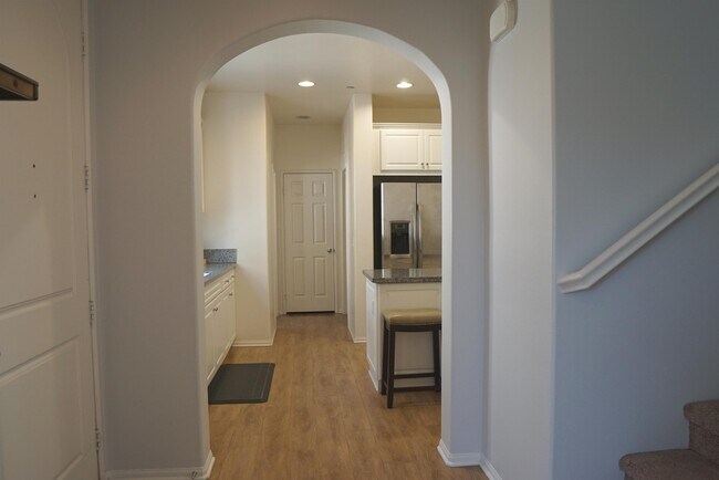 Foto del edificio - 637 Calle Vibrante